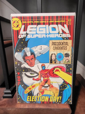 Legion of Super Heroes #10 (1985) Steve Lightle Cover JFK Appearance