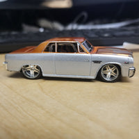 Maisto Prorodz 1965 Chevy Malibu SS Silver & Gold Die-Cast Car