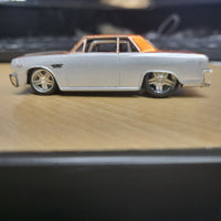 Maisto Prorodz 1965 Chevy Malibu SS Silver & Gold Die-Cast Car