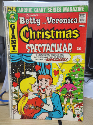 Archie Giant Series Magazine #217 (1974) Betty and Veronica Christmas Spectacular Comic