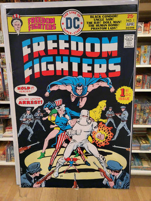 Freedom Fighters #1 (1976) Uncle Sam DC Comics Ernie Chan Cover Bi-Centennial VF