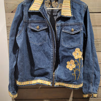 Vintage Fashion Classics Denim Embroidered Yellow Sun Flowers Large Zipper Jacket