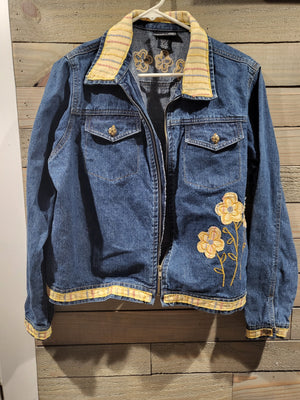 Vintage Fashion Classics Denim Embroidered Yellow Sun Flowers Large Zipper Jacket