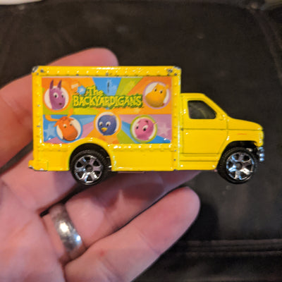 1998 Matchbox Nickelodeon Viacom Yellow Backyardigans Box Truck (2007) Nick Jr.