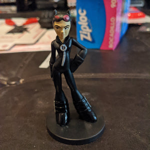 2018 Funko HeroWorld DC Series 8 - Catwoman With Goggles on Round Base