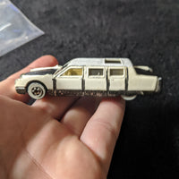 1990 Hot Wheels Low Riders #112 Limozeen Limo White Die-Cast Car - See Pics