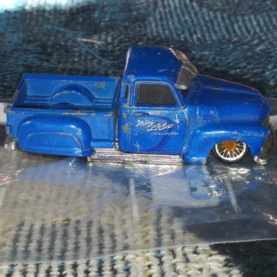 2000 Hot Wheels La Troca Baby Blue Suade Lowrider Pickup Truck