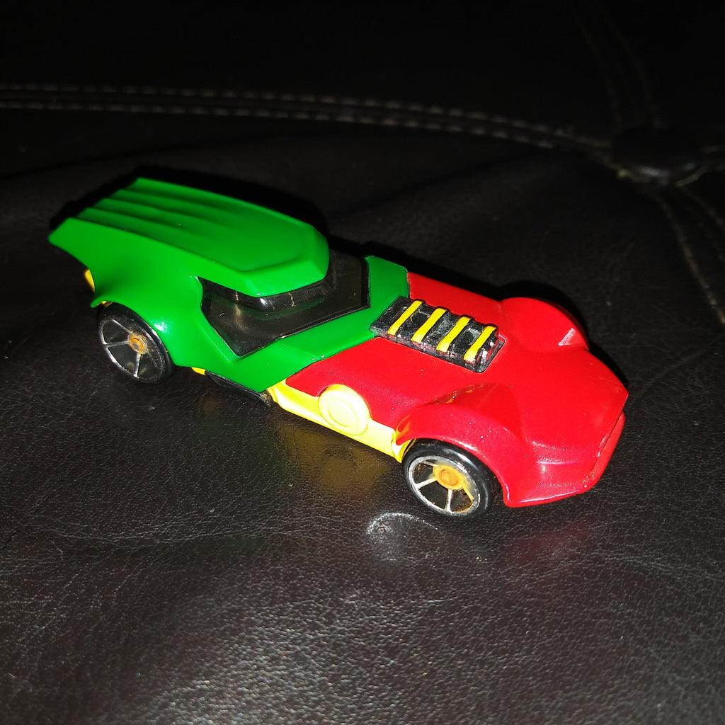 2013 DC Comics Hot Wheels Robin Themed Die-Cast Car