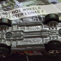 2001 Hot Wheels Jeepster Lunas 2 Variant Die-Cast Car