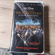 Walt Disney The Three Musketeers Clamshell VHS Tape - Kiefer Sutherland - Charlie Sheen