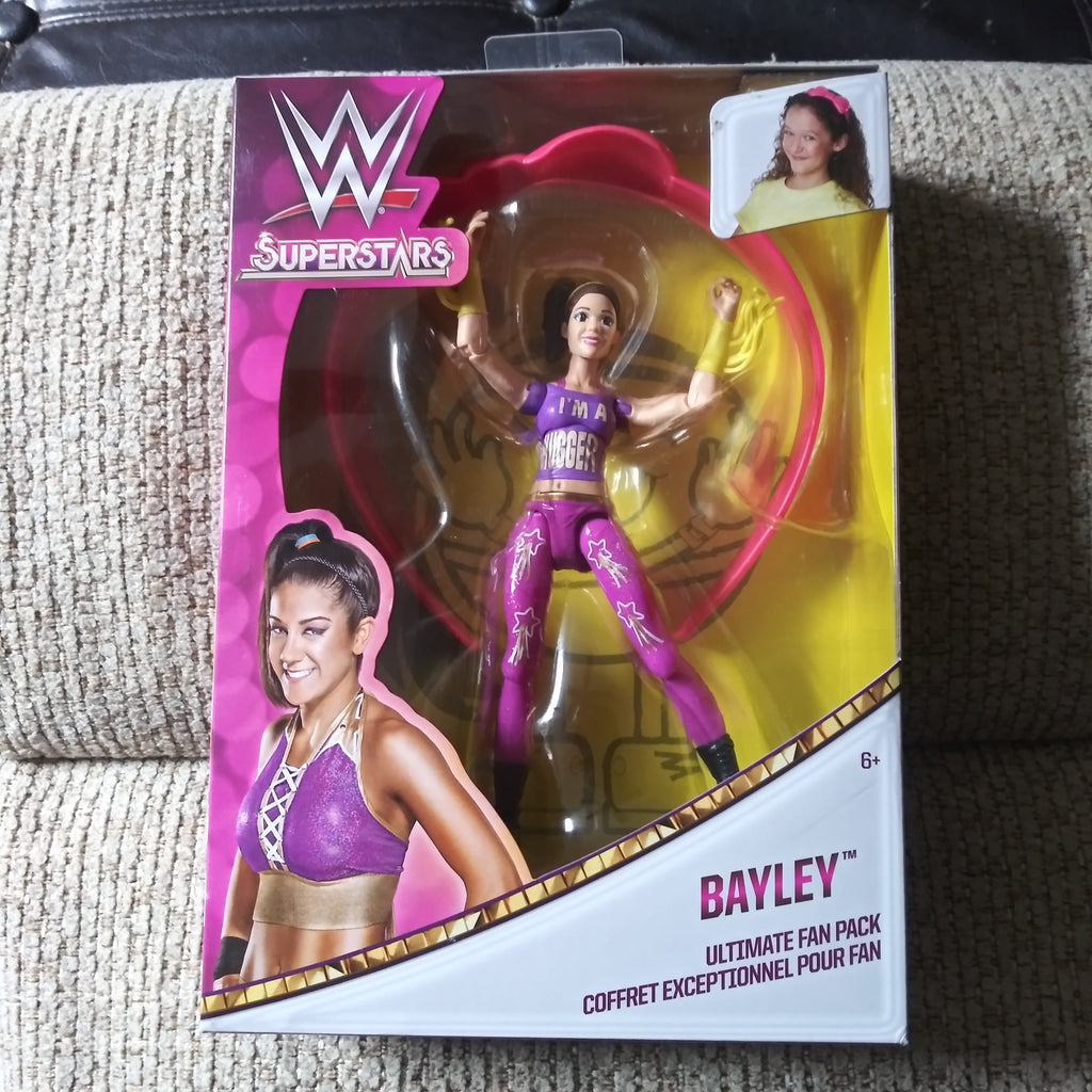 2017 Mattel WWE Supserstars Bayley Ultimate Fan Pack - Figure & Headband SEALED NEW