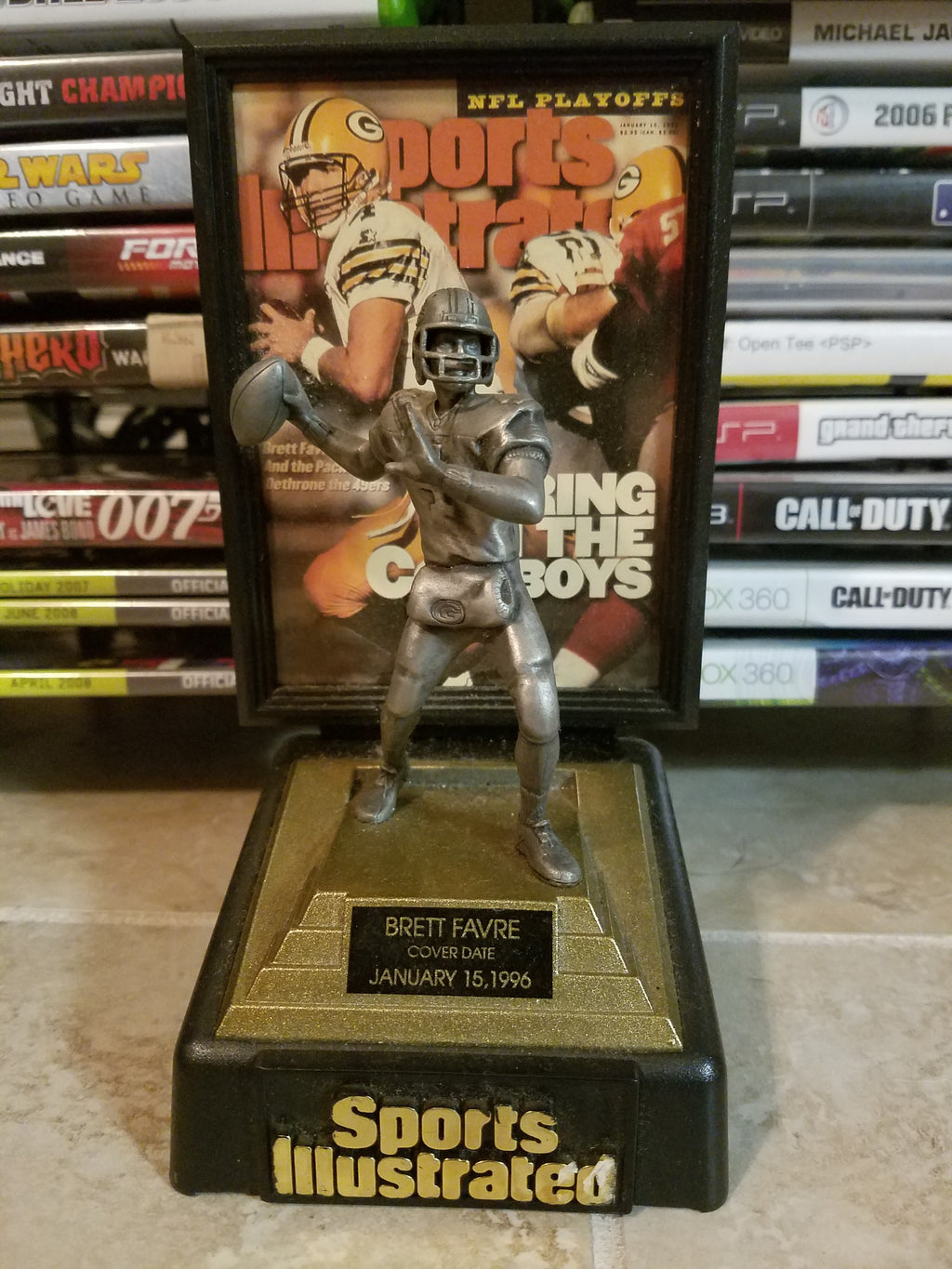 Football - Sports Illustrated Brett Farve Pewter Statue with COA 3781/30000