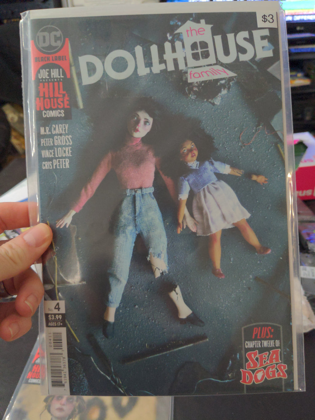 The Dollhouse Family #4 DC Black Label Hill House Horror Comics Comicbook